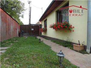 Casa singur in curte de vanzare, zona complex  Alba Iulia